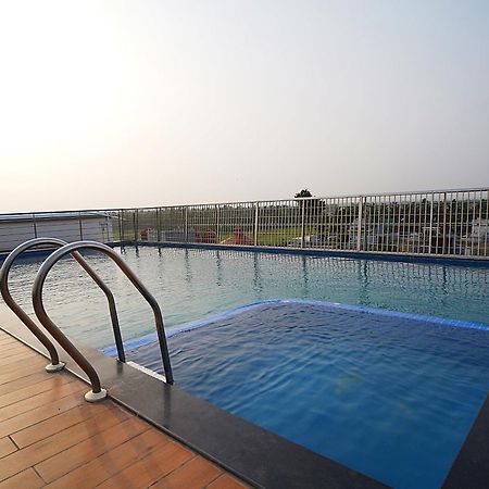 Blue Waves Hotel Tajpur Exterior photo
