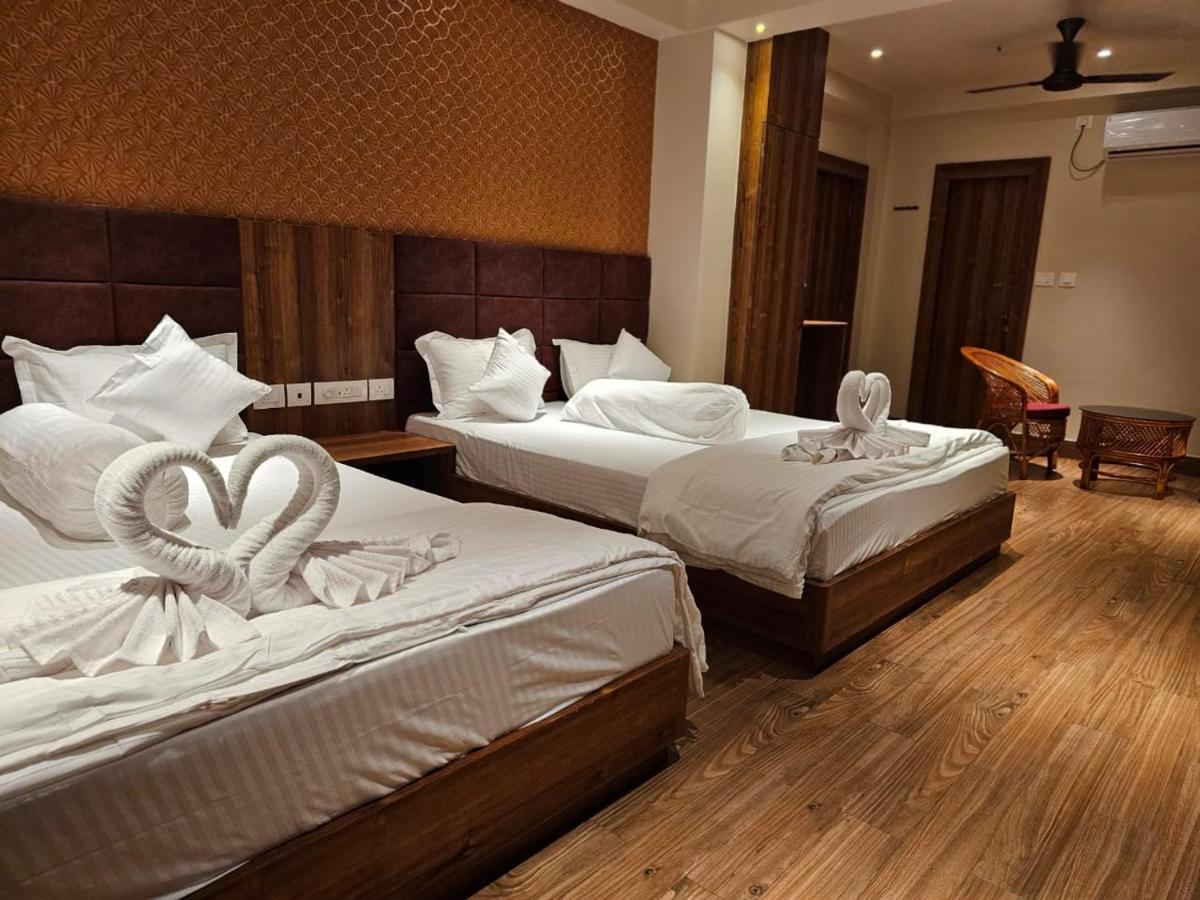 Blue Waves Hotel Tajpur Exterior photo