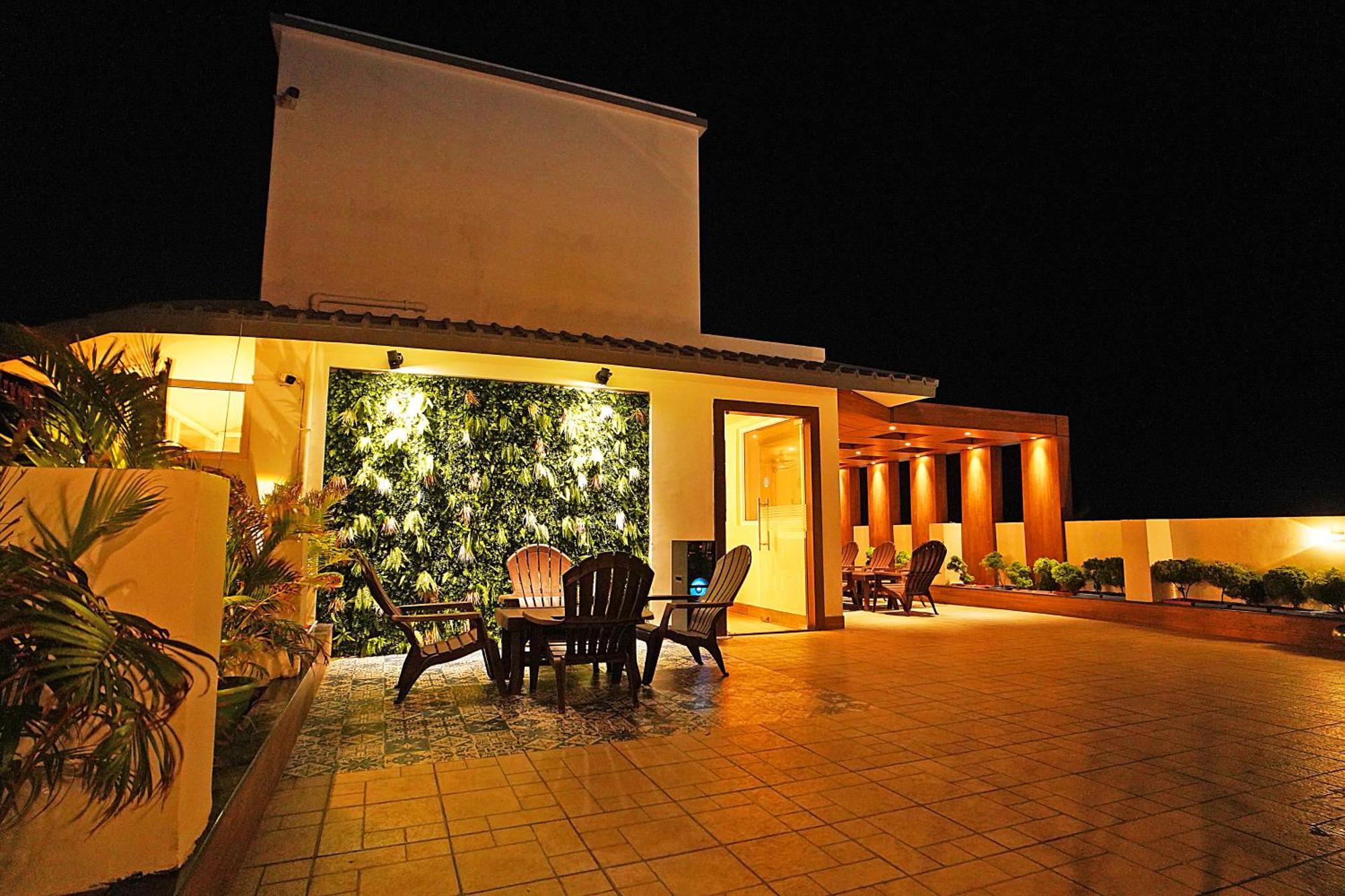 Blue Waves Hotel Tajpur Exterior photo
