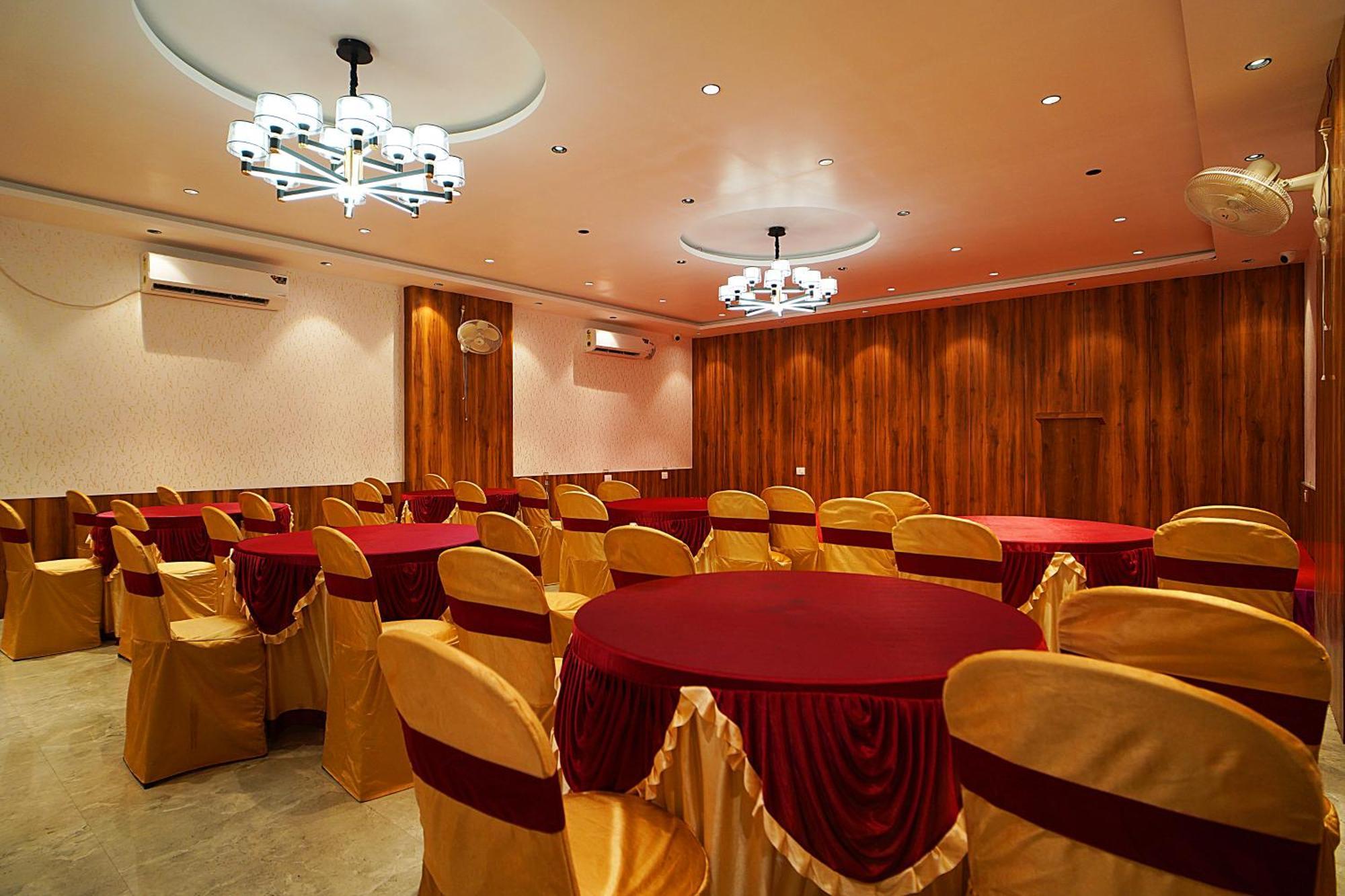 Blue Waves Hotel Tajpur Exterior photo
