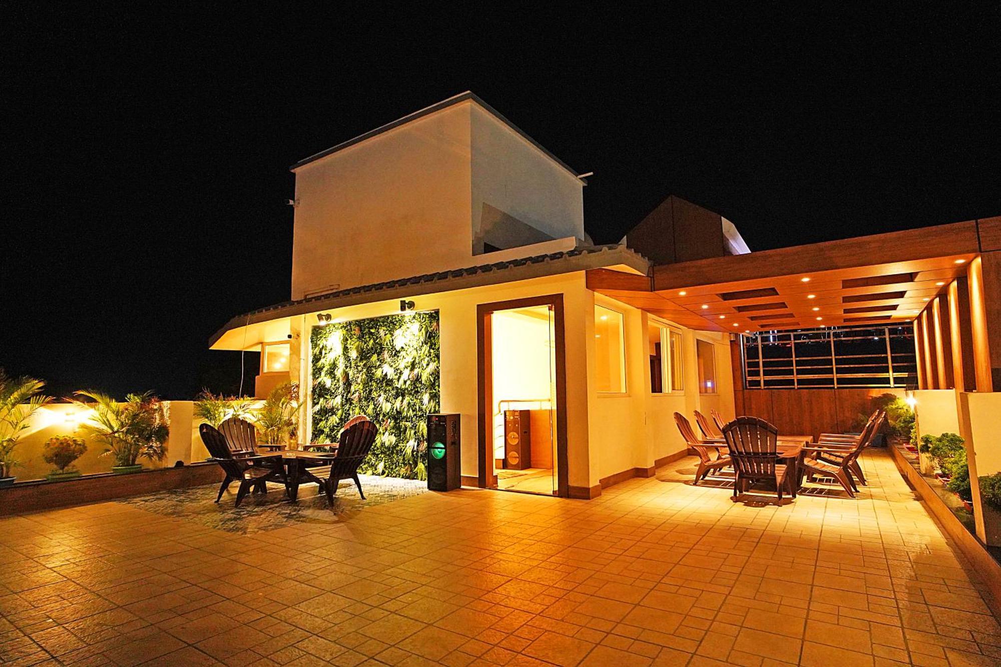 Blue Waves Hotel Tajpur Exterior photo