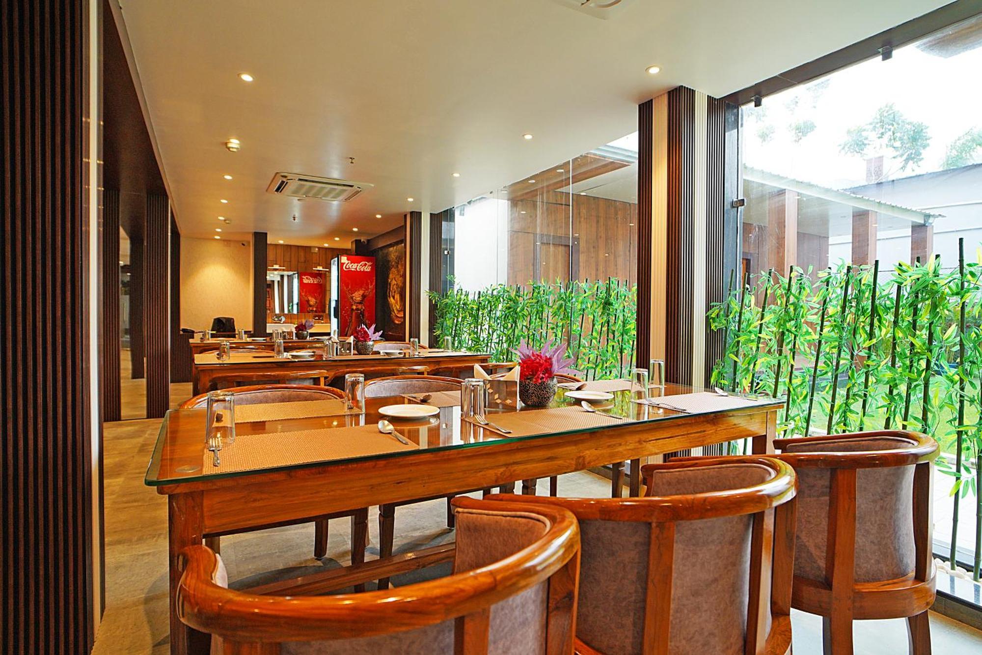 Blue Waves Hotel Tajpur Exterior photo